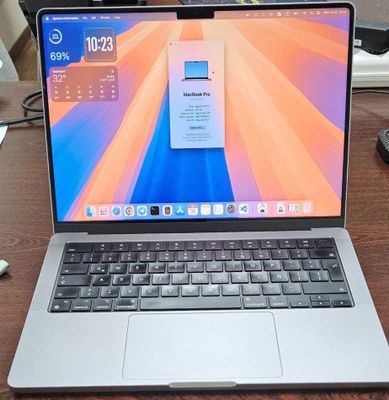Macbook Pro M1 Pro 16/512 GB ideal