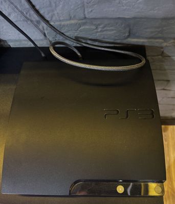 Продается PlayStation 3 (PS3) + 3 джойстика + игры