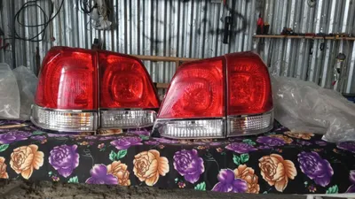 Land Cruzers stoplar sotiladi original masla