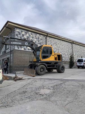 экскаватор Самсунг МХ135 холати аъло, камчиликлари йуқ.