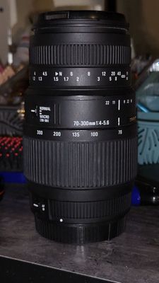 Продам Sigma DG 70.300mm