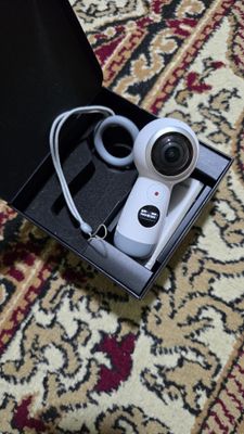 Samsung gear 360 camera insta va you tube uchun.