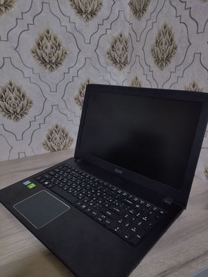 Acer noutbuk sotiladi