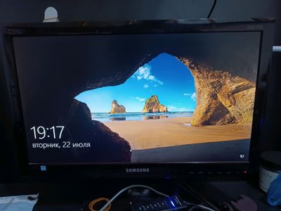 Samsung manitor 20 duyum led 1080-720 full hd