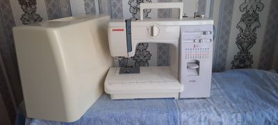 Швейная машинка Janome