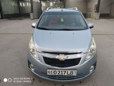 Srochna sotiladi Spark Aftomat 2015 yili