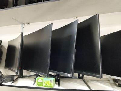 Monitor Moonx 32 165hz yaxshi holatda aybi yoq
