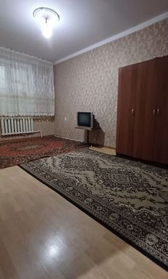 Феруза массив Продается квартира 1/1/4 балкон 1.5*3