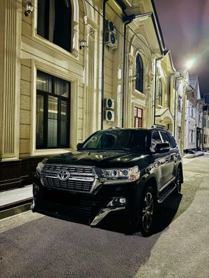 Toyota Land Cruiser 200