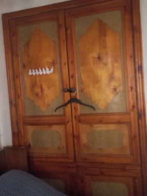 Devor shkafni eshiklari sotiladi