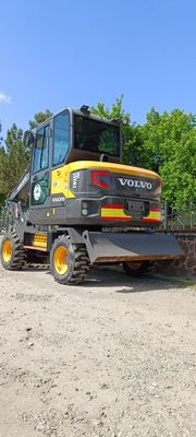 Ekskavator sotiladi volvo w60 2022yil!!!