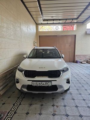Kia Sonet машина