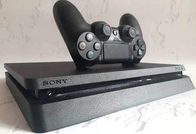 Playstation 4 slim 1 tb
