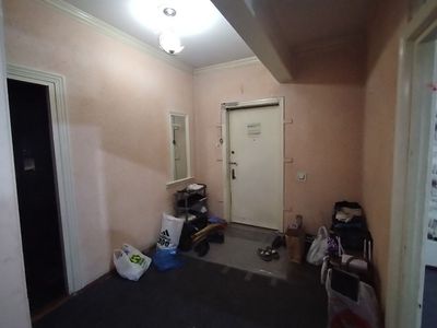 Srochno 3 xona 3 balkon faqat oʻqiydiga, ishlaydigan bollarga, 400$