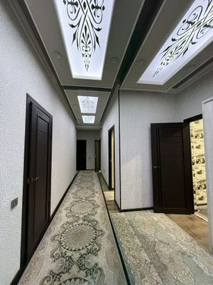 22-maktab yonidan 3 xonalik uy sotiladi