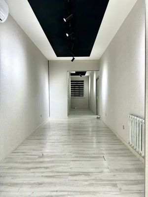 Чиланзар11 и 75м² этаж 4кабинета 2линия в дождь дороги юр адрес