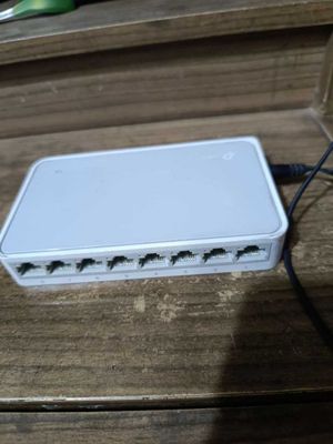 Продается хаб не управляемый Tp-Link Tl - SF1008D 8 портов