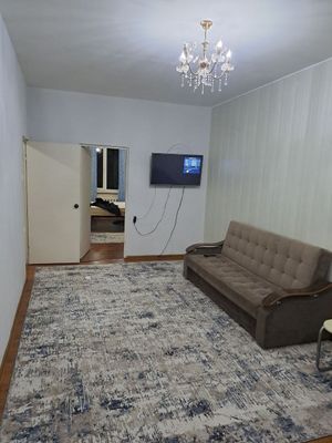 2ком./3/4 Юнусабад 13квартал.Метро,базар рядом.С обстановкой.Чистая.