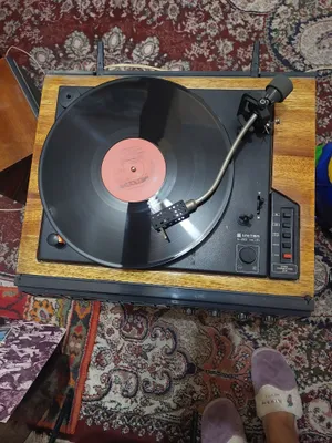 Проигрыватель с колонками Вега 108