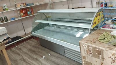Витринный холодильник сотилади