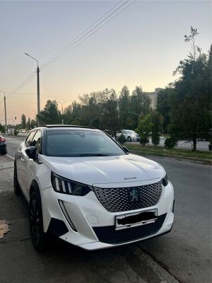 Peugeot e- 2008 ev электрокроссовер