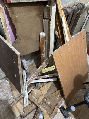 Дрова из старой мебели