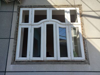 Eshik va derazalar sotiladi