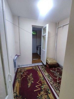 Maksim Gorkiy metrosi yonida kvartira bor