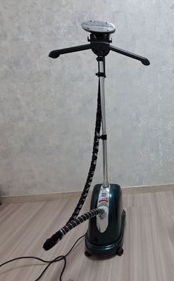 Продаётся паровой утюг