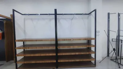 Stelaj kiyim do'koni uchun