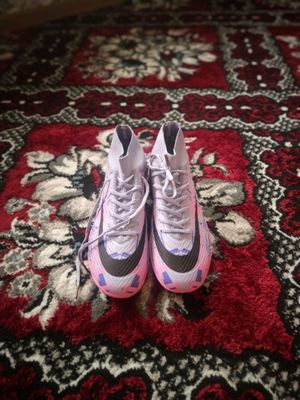 sarakanoshkalar futbol uchun razmerli 42
