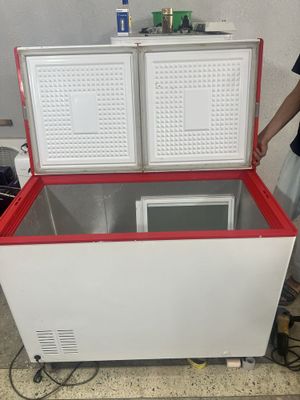 Морозильник shivaki, в хорошем состоянии(абсолютно новый) на 330л