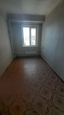 Квартира узок муддатга ижарага берилади.