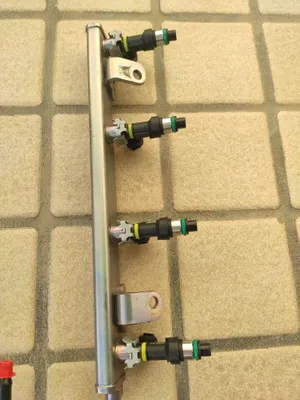 Nissan Tiida injector 1.8 L original