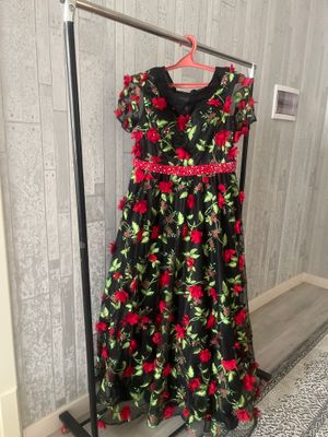 Oqshom libosi 1 marta kiyilgan