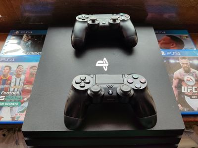 PlayStation 4 pro 1tb