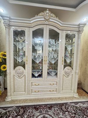 Продается мебель стенка Китай