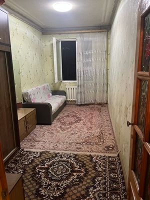 Продается своя 2х комн.квартира на 10-кв. Чиланзар