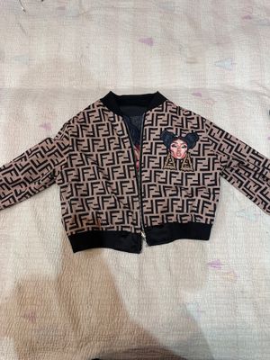 Продаются женские вещи