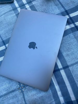 MacBook Pro 13.3 dyum 31 sikl