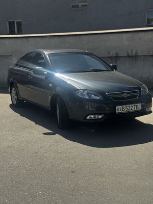 Arenda Gentra avtomat 32.000 probeg