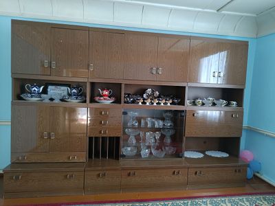 стенка лакированный