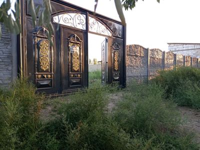 Uchastka sotiladi
