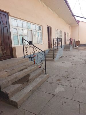 Hovli joy sotiladi