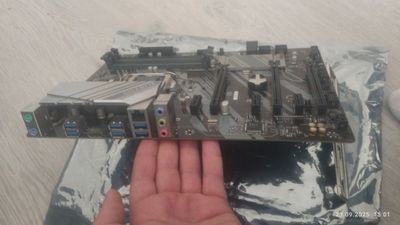 Материнская плата Z390