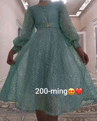 Libos 200 ming toy bazmlari uchun mos