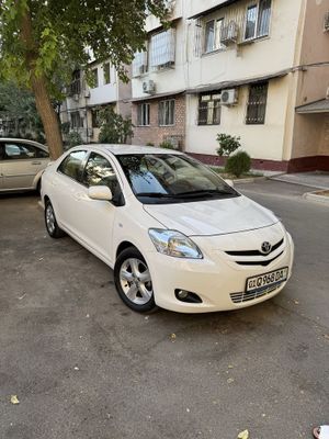 Продается Toyota Yaris 2007 Автомат