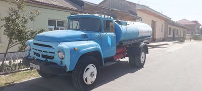 Зил водавоз сотилади.