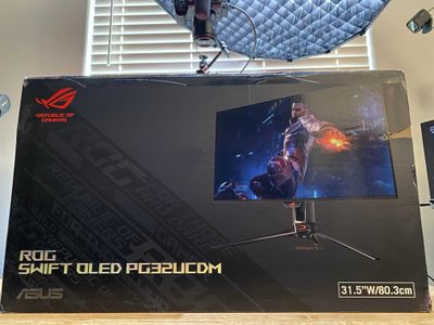 Asus ROG Swift oled PG32UCDM