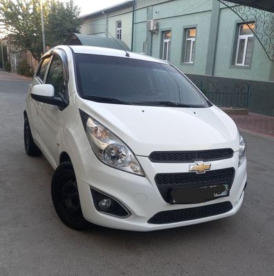 2013 2 poz spark sotiladi